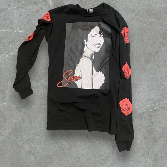 Selena long sleeve with roses size small - Picture 1 of 4